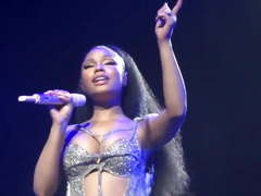 Nicki Minaj - Rogers Arena, Vancouver 2015. (Nipple Slip)