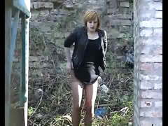 Secretly filmed a cougar peeing